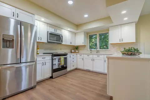 Kitchen - 1602 Beck Dr, Sidney, OH 45365 photo 5 of 6