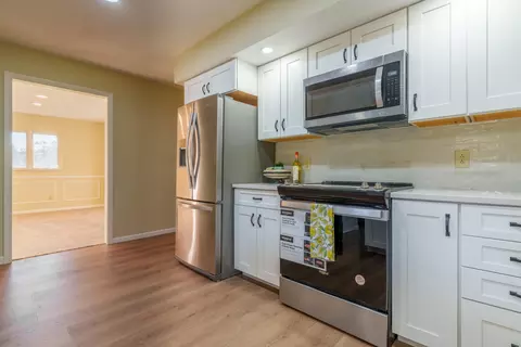 Kitchen - 1602 Beck Dr, Sidney, OH 45365 photo 3 of 6