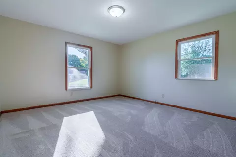Bedroom - 1602 Beck Dr, Sidney, OH 45365 photo 4 of 6