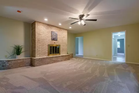 Living - 1602 Beck Dr, Sidney, OH 45365 photo 6 of 8