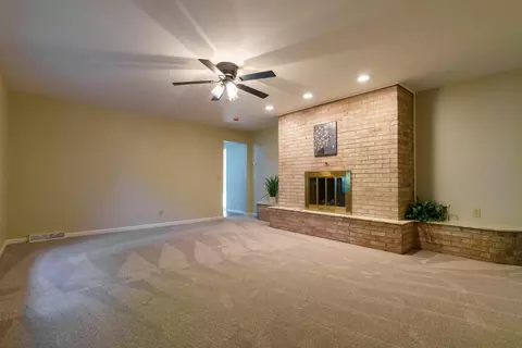 Living - 1602 Beck Dr, Sidney, OH 45365 photo 7 of 8
