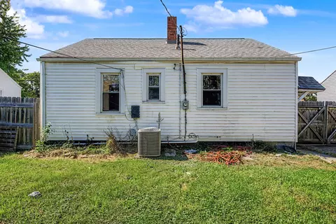 Exterior - 228 N Douglas Ave, Springfield, OH 45503 photo 10 of 12