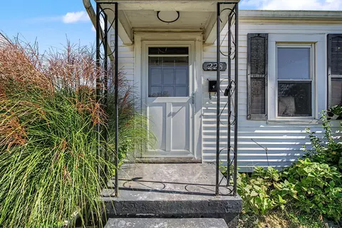 Exterior - 228 N Douglas Ave, Springfield, OH 45503 photo 5 of 12