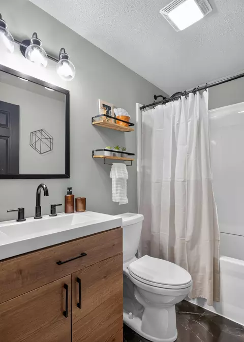 Bath - 404 E Walnut St, Anna, OH 45302 photo 2 of 2
