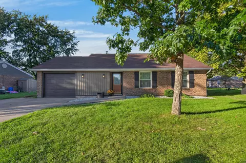 Exterior - 404 E Walnut St, Anna, OH 45302 photo 2 of 8