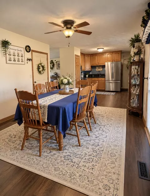 Dining - 5348 Penny Pike, Springfield, OH 45502 photo 3 of 3