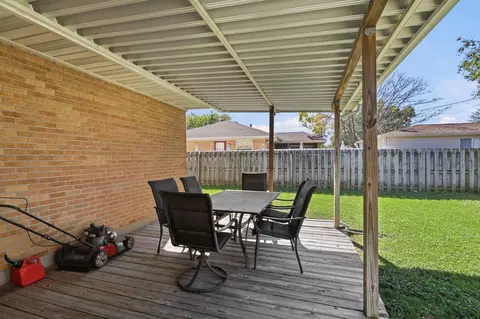 Exterior - 4413 Randall Dr, Springfield, OH 45503 photo 9 of 12