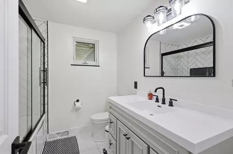 Bath - 4413 Randall Dr, Springfield, OH 45503 photo 1 of 3