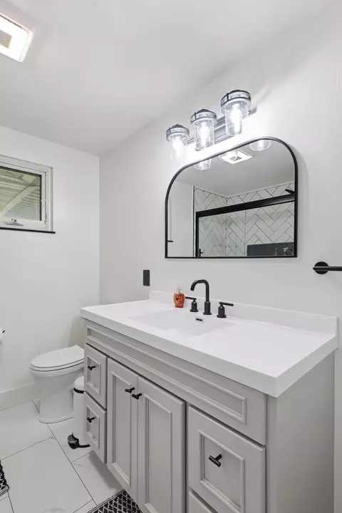 Bath - 4413 Randall Dr, Springfield, OH 45503 photo 2 of 3