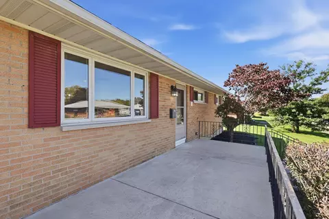 Exterior - 4413 Randall Dr, Springfield, OH 45503 photo 5 of 12