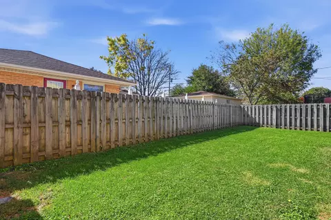Exterior - 4413 Randall Dr, Springfield, OH 45503 photo 11 of 12