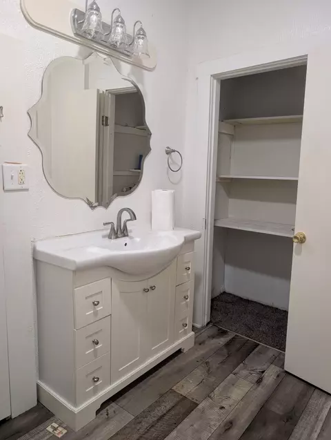 Bath - 129 Hill Ave, Sidney, OH 45365 photo 1 of 4