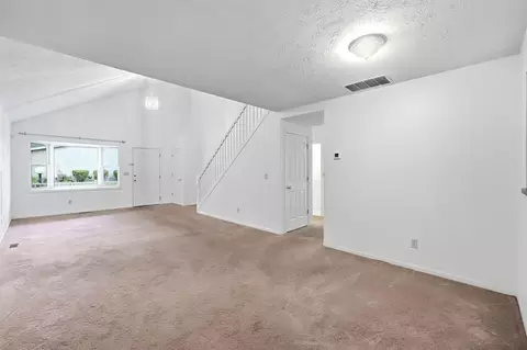 Living - 1514 E Ridgeview Cir, Springfield, OH 45504 photo 5 of 7