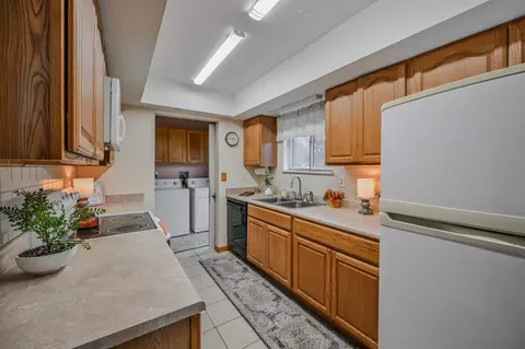 Kitchen - 5560 S Pitchin Rd, Springfield, OH 45502 photo 2 of 2
