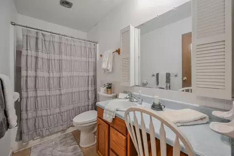 Bath - 5560 S Pitchin Rd, Springfield, OH 45502 photo 1 of 2
