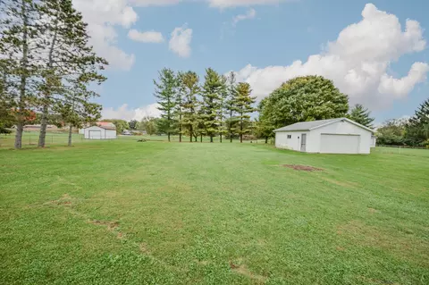 Exterior - 5560 S Pitchin Rd, Springfield, OH 45502 photo 5 of 9