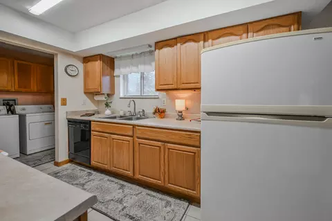 Kitchen - 5560 S Pitchin Rd, Springfield, OH 45502 photo 1 of 2