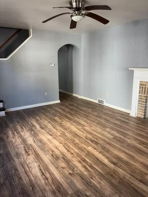 Living - 836-838 Rodgers Dr, Springfield, OH 45503 photo 3 of 5