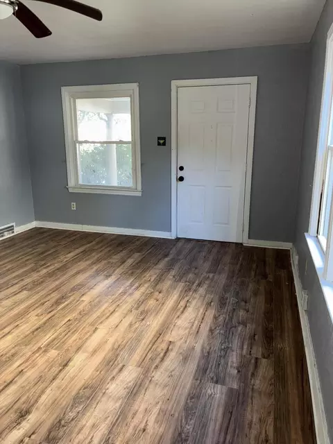 Living - 836-838 Rodgers Dr, Springfield, OH 45503 photo 5 of 5