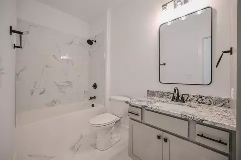 Bath - 1790 Northpoint Rd, Springfield, OH 45503 photo 2 of 6