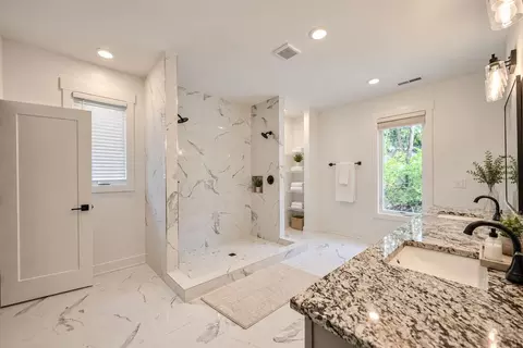 Bath - 1790 Northpoint Rd, Springfield, OH 45503 photo 1 of 6