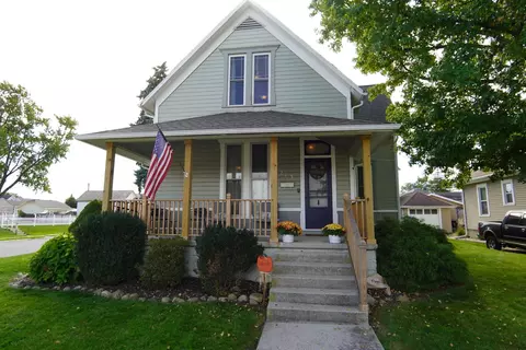 213 E Pearl St, Wapakoneta, OH 45895