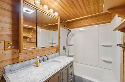 Bath - 7570 Troy Rd, Springfield, OH 45502 photo 1 of 4