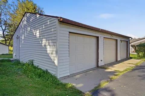 Exterior - 7570 Troy Rd, Springfield, OH 45502 photo 12 of 15