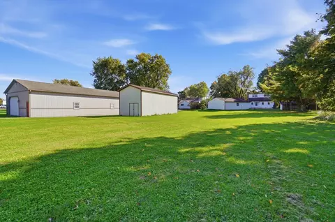 Exterior - 7570 Troy Rd, Springfield, OH 45502 photo 10 of 15