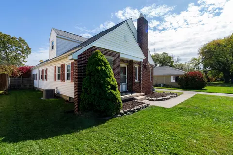 Exterior - 2420 Shawnee Blvd, Springfield, OH 45504 photo 1 of 9