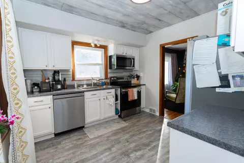Kitchen - 2420 Shawnee Blvd, Springfield, OH 45504 photo 3 of 4