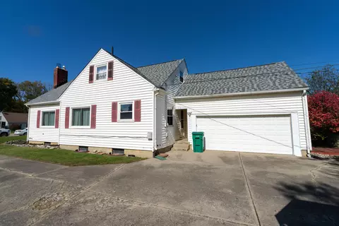 Exterior - 2420 Shawnee Blvd, Springfield, OH 45504 photo 4 of 9