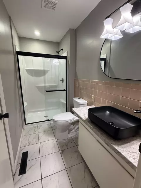 Bath - 802 Linden Ave, Celina, OH 45822 photo 3 of 4