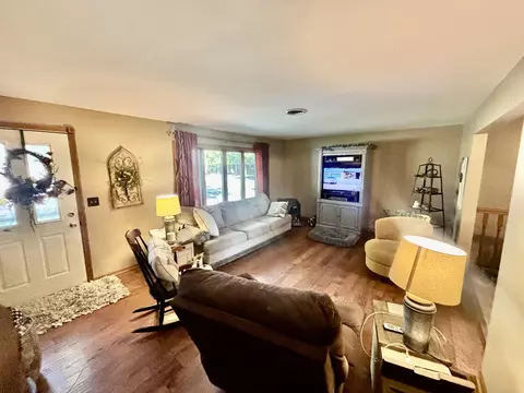 Living - 807 Sunset Dr, Coldwater, OH 45828 photo 2 of 4
