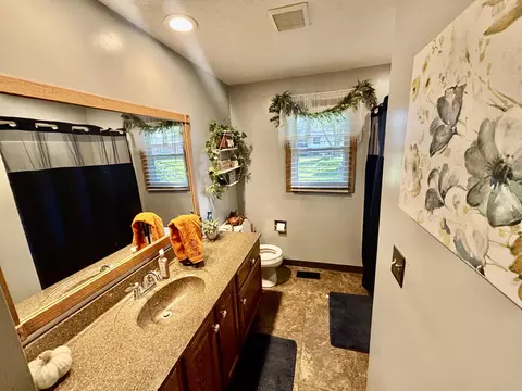 Bath - 807 Sunset Dr, Coldwater, OH 45828 photo 1 of 3