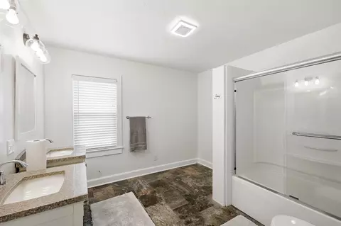 Bath - 1904 Park Rd, Springfield, OH 45504 photo 1 of 3
