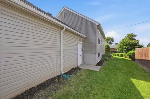 Exterior - 1904 Park Rd, Springfield, OH 45504 photo 6 of 8