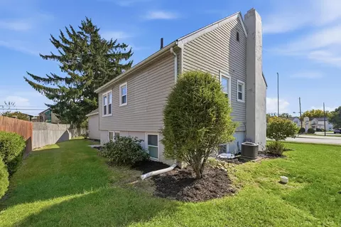 Exterior - 1904 Park Rd, Springfield, OH 45504 photo 5 of 8