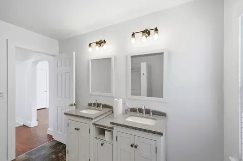 Bath - 1904 Park Rd, Springfield, OH 45504 photo 2 of 3