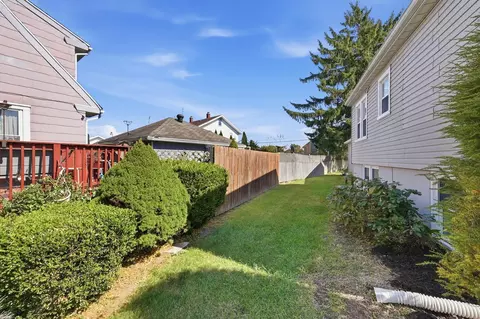 Exterior - 1904 Park Rd, Springfield, OH 45504 photo 8 of 8