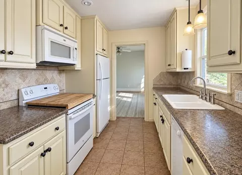 Kitchen - 626 Willow St, Celina, OH 45822 photo 2 of 2