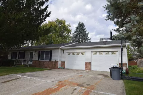 905 Hilltop Dr, Bellefontaine, OH 43311