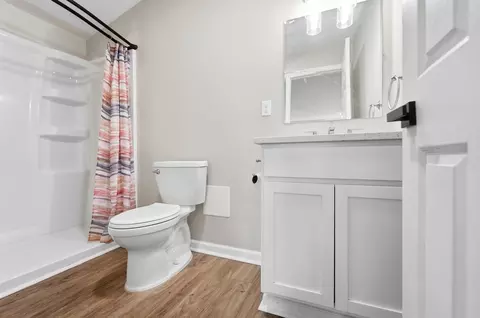 Bath - 5627 S Pitchin Rd, Springfield, OH 45502 photo 5 of 6
