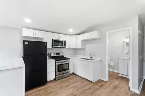 Kitchen - 5627 S Pitchin Rd, Springfield, OH 45502 photo 7 of 9