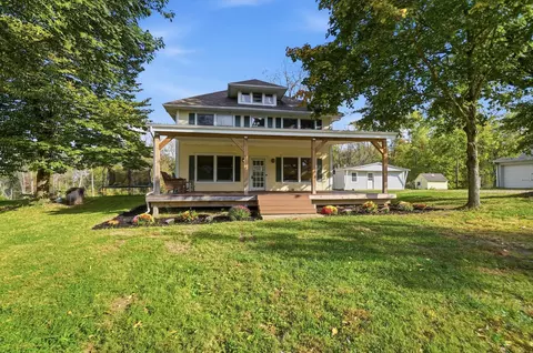 Exterior - 5627 S Pitchin Rd, Springfield, OH 45502 photo 3 of 25