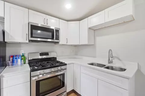 Kitchen - 5627 S Pitchin Rd, Springfield, OH 45502 photo 8 of 9