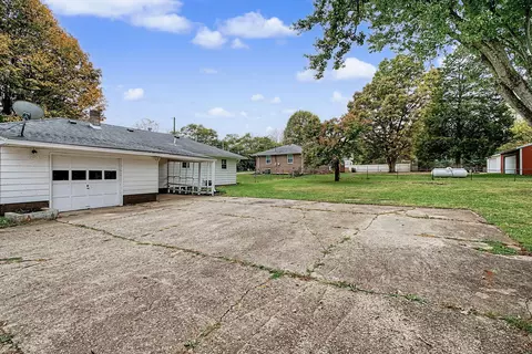 Exterior - 3842 Fairfield Pike, Springfield, OH 45502 photo 9 of 16