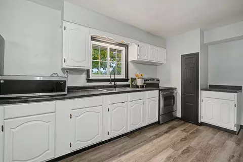 Kitchen - 3842 Fairfield Pike, Springfield, OH 45502 photo 5 of 5