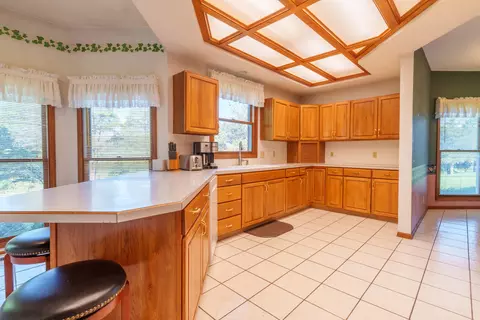 Kitchen - 16610 E Mason Rd, Sidney, OH 45365 photo 3 of 6