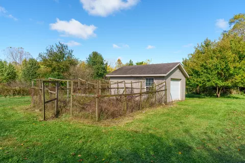 Exterior - 16610 E Mason Rd, Sidney, OH 45365 photo 13 of 15